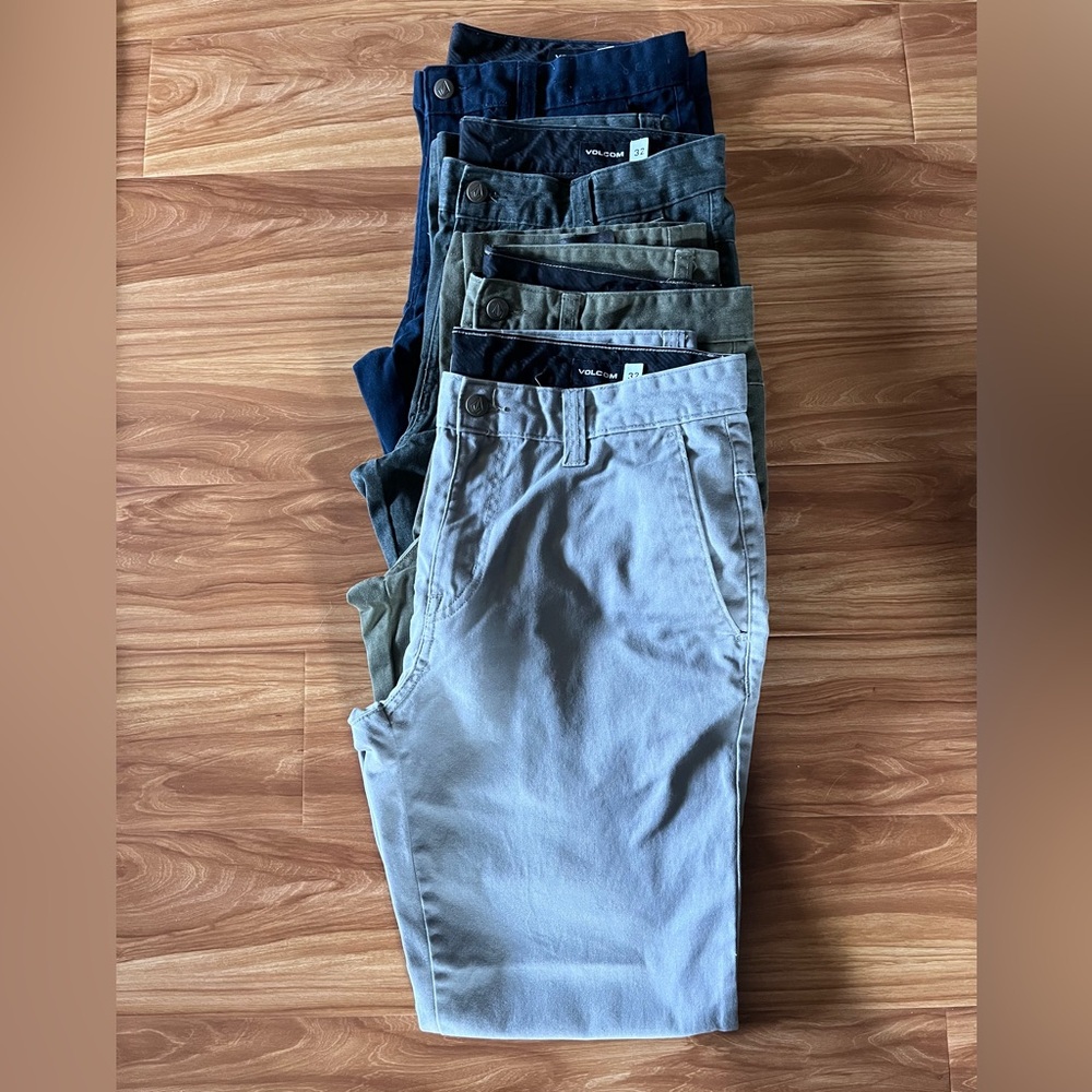 Volcom Men’s Chino Pants 4 pair